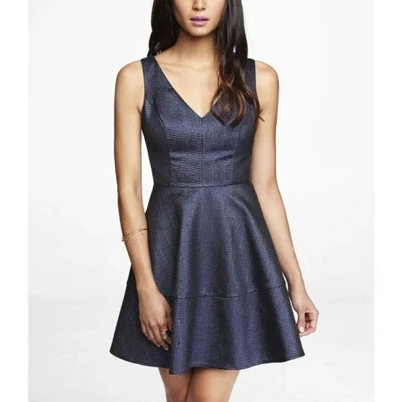 Express Fit and Flare Cocktail Nightdress Metallic Jacquard Dress NWOT Sz 6 - Picture 1 of 11